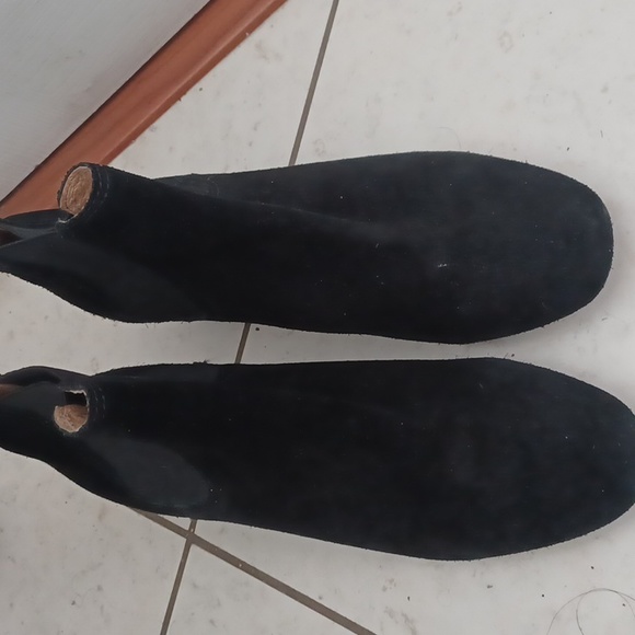 Madewell Chelsea Boots Black Suede VGUC 8 Minimalist classic office old money - Picture 9 of 11